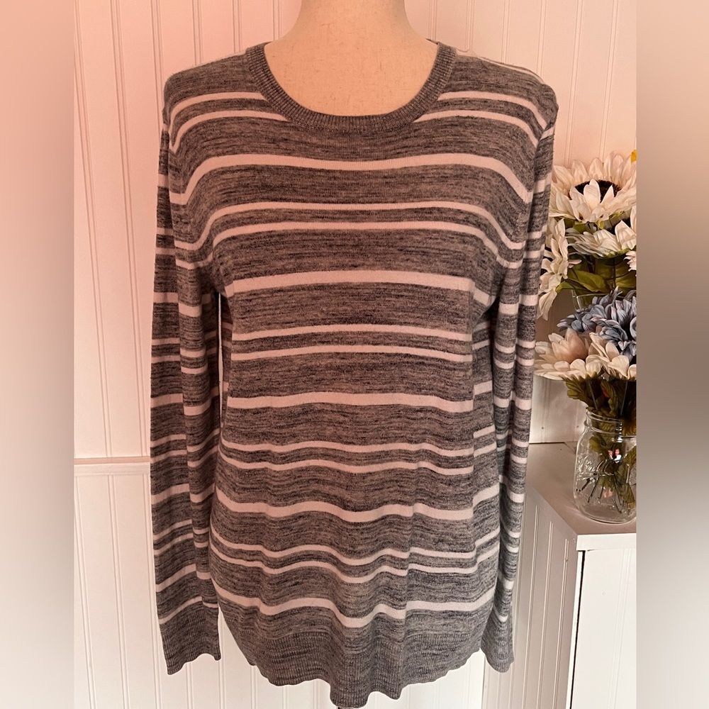 Long Sleeve Pullover Striped Gray/White Sweater